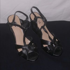 Brash black wedges